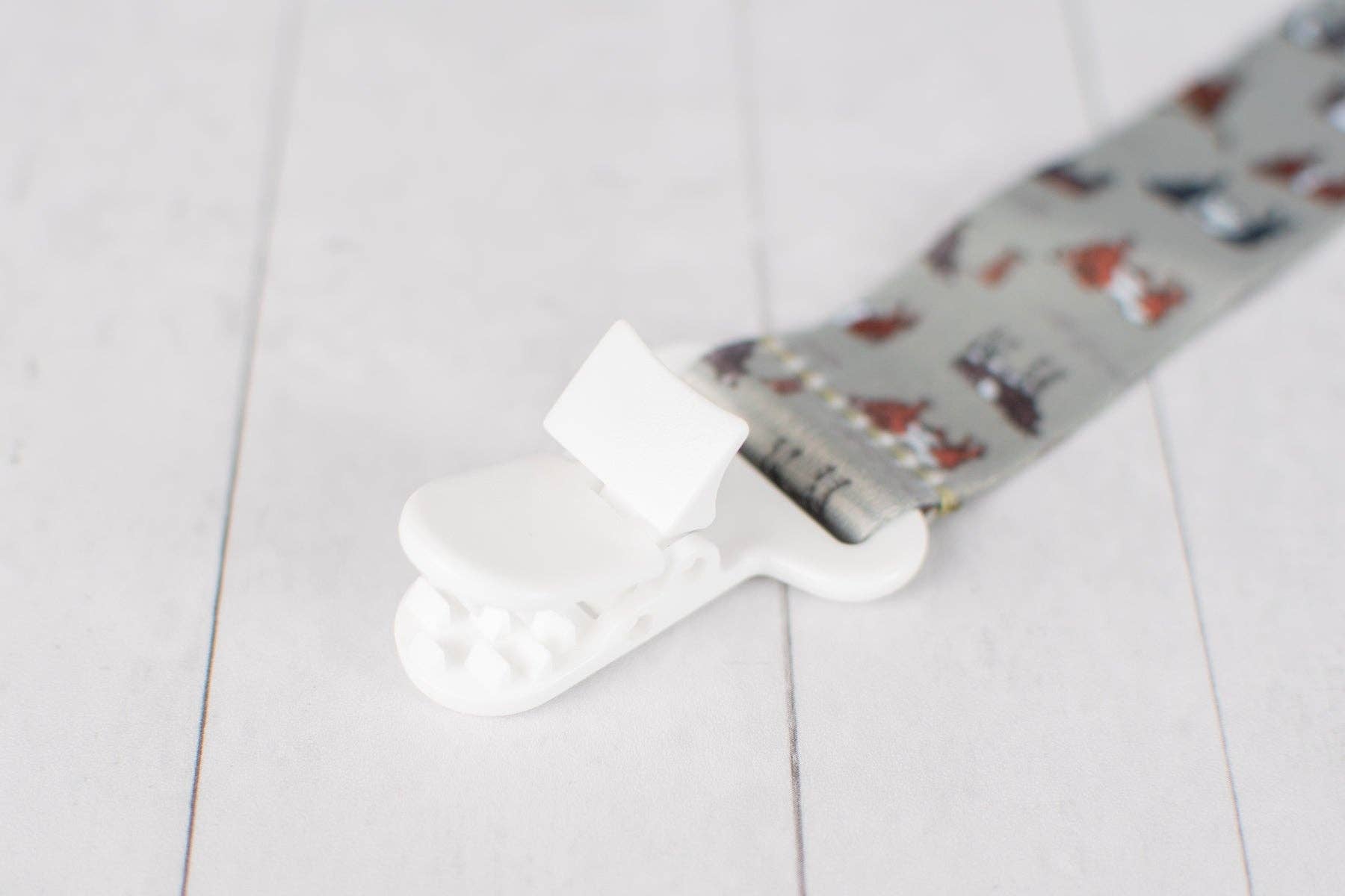 Vintage Cattle Paci Clip